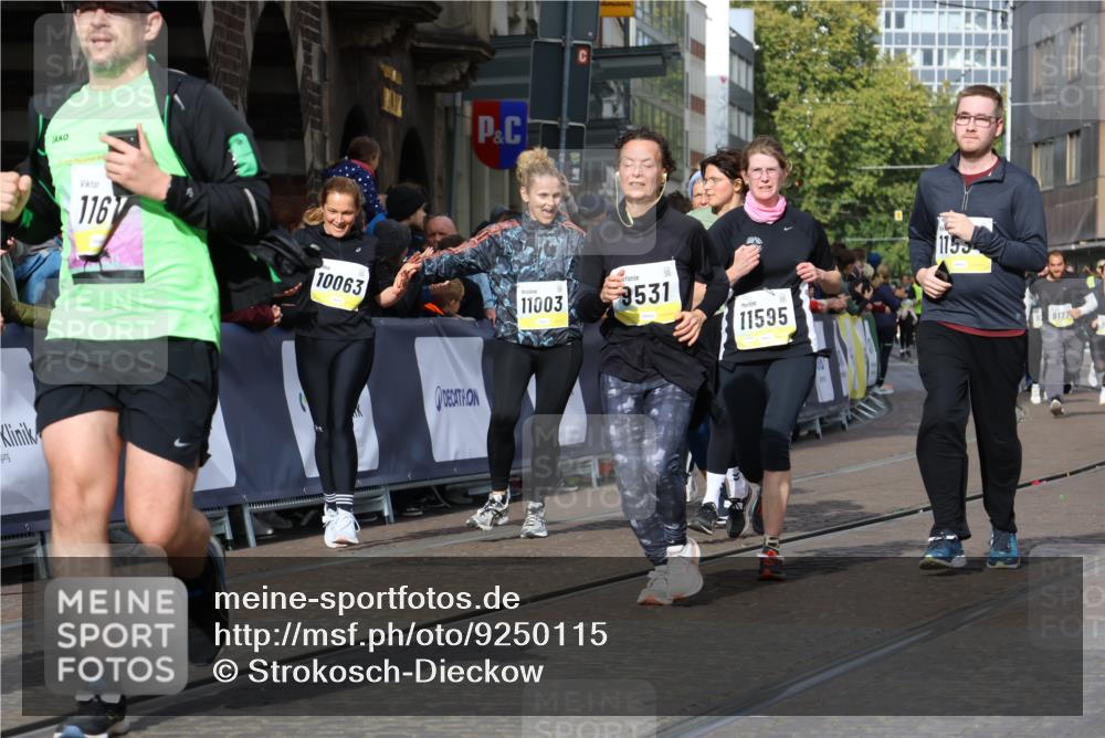 05.10.2025 - 20. swb-Marathon Bremen Strokosch-Dieckow http://msf.ph/oto/9250115 05.10.2025 11:00:29 Ziel 7178, 7215, 9173, 9177, 9271, 9531, 10063, 10067, 10071, 10079, 10217, 10504, 10794, 10930, 11003, 11071, 11255, 11511, 11534, 11595, 11610, 11619 meine-sportfotos.de