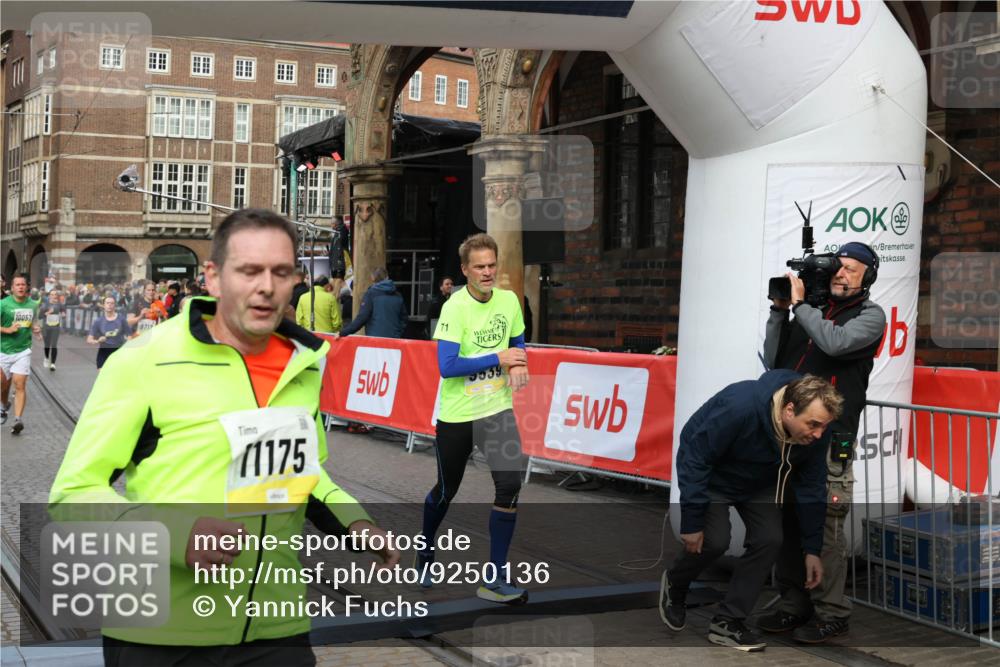 05.10.2025 - 20. swb-Marathon Bremen Yannick Fuchs http://msf.ph/oto/9250136 05.10.2025 10:53:27 Ziel 7193, 7251, 9263, 9539, 9717, 9956, 10057, 10317, 10806, 10958, 10993, 11174, 11175, 11377, 11510, 11512 meine-sportfotos.de