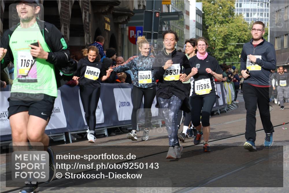 05.10.2025 - 20. swb-Marathon Bremen Strokosch-Dieckow http://msf.ph/oto/9250143 05.10.2025 11:00:29 Ziel 7178, 7215, 9173, 9177, 9271, 9531, 10063, 10067, 10071, 10079, 10217, 10504, 10794, 10930, 11003, 11071, 11255, 11511, 11534, 11595, 11610, 11619 meine-sportfotos.de