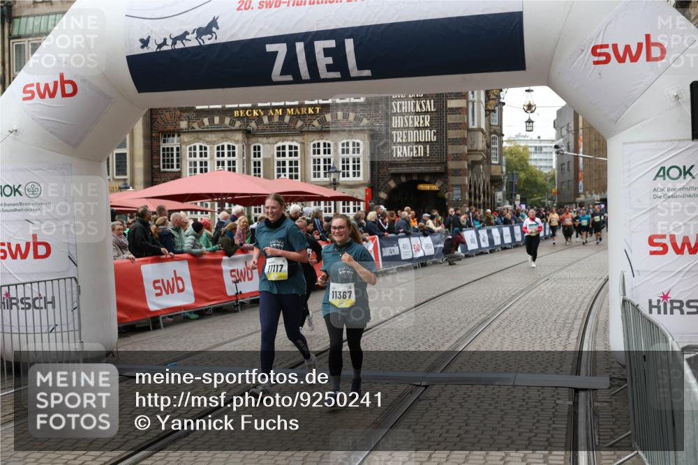 05.10.2025 - 20. swb-Marathon Bremen Yannick Fuchs http://msf.ph/oto/9250241 05.10.2025 11:13:37 Ziel 10273, 11117, 11367 meine-sportfotos.de
