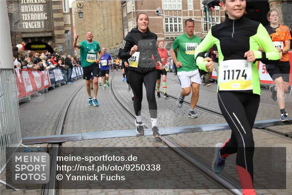 05.10.2025 - 20. swb-Marathon Bremen Yannick Fuchs http://msf.ph/oto/9250338 05.10.2025 10:53:30 Ziel 7193, 7251, 9263, 9539, 9717, 9868, 9956, 10057, 10302, 10317, 10335, 10806, 10993, 11174, 11175, 11510, 11616 meine-sportfotos.de