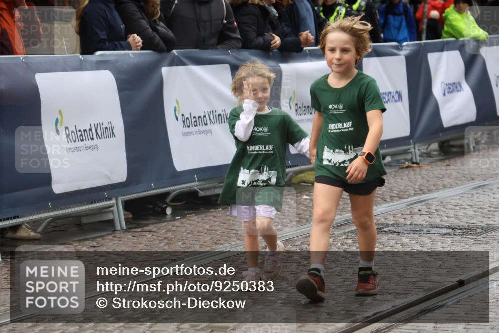 05.10.2025 - 20. swb-Marathon Bremen Strokosch-Dieckow http://msf.ph/oto/9250383 05.10.2025 15:28:13 Ziel 10864 meine-sportfotos.de