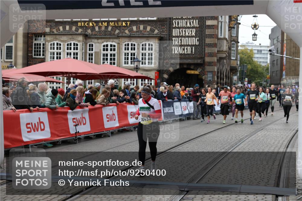 05.10.2025 - 20. swb-Marathon Bremen Yannick Fuchs http://msf.ph/oto/9250400 05.10.2025 11:13:44 Ziel 10273, 10433 meine-sportfotos.de