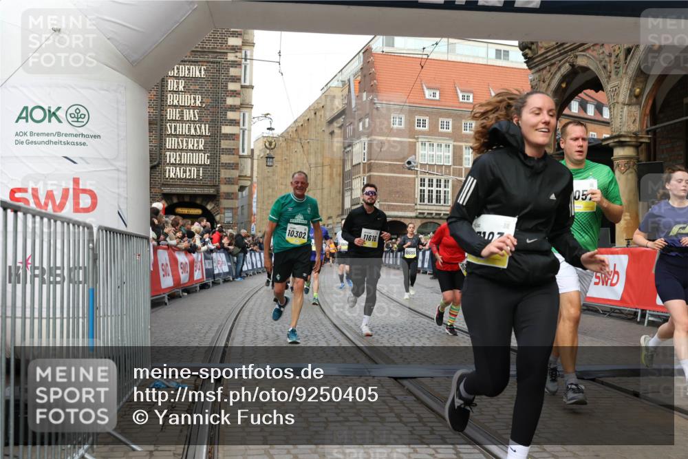 05.10.2025 - 20. swb-Marathon Bremen Yannick Fuchs http://msf.ph/oto/9250405 05.10.2025 10:53:31 Ziel 7193, 7251, 9263, 9539, 9717, 9868, 9957, 10057, 10302, 10317, 10335, 10655, 10993, 11174, 11175, 11616, 11716 meine-sportfotos.de