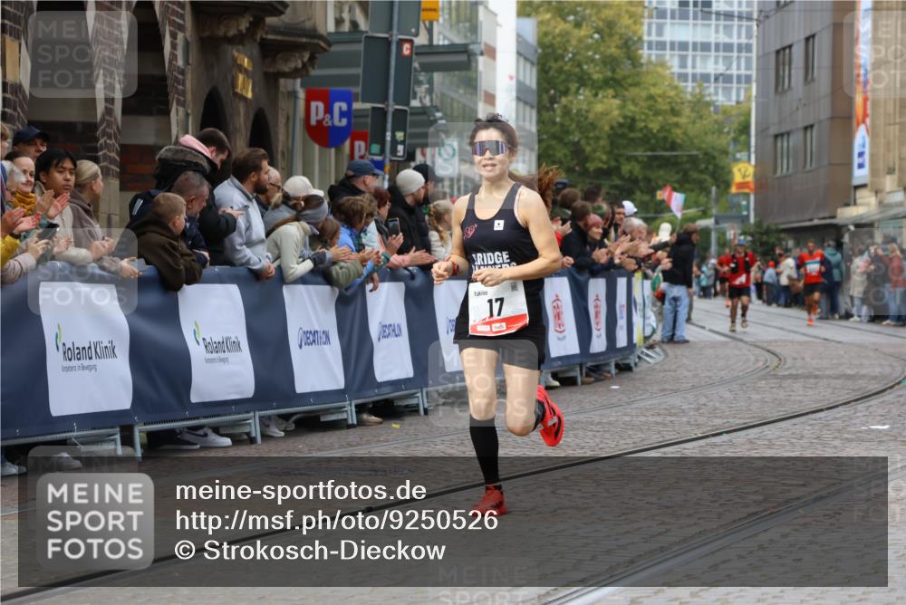 05.10.2025 - 20. swb-Marathon Bremen Strokosch-Dieckow http://msf.ph/oto/9250526 05.10.2025 12:48:28 Ziel 17, 62, 603, 742, 1647, 5608 meine-sportfotos.de