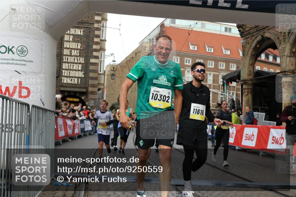 05.10.2025 - 20. swb-Marathon Bremen Yannick Fuchs http://msf.ph/oto/9250559 05.10.2025 10:53:33 Ziel 7193, 7251, 9263, 9539, 9717, 9868, 9957, 10057, 10302, 10317, 10335, 10369, 10468, 10655, 10934, 11174, 11175, 11545, 11616, 11716 meine-sportfotos.de