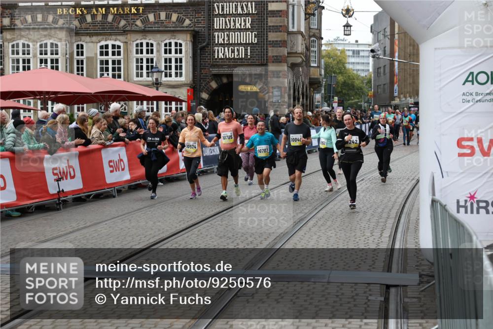 05.10.2025 - 20. swb-Marathon Bremen Yannick Fuchs http://msf.ph/oto/9250576 05.10.2025 11:13:47 Ziel 9242, 9899, 10040, 10364, 10433, 10574, 10705, 10707, 10957, 11264, 11385 meine-sportfotos.de