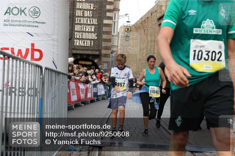 05.10.2025 - 20. swb-Marathon Bremen Yannick Fuchs http://msf.ph/oto/9250608 05.10.2025 10:53:34 Ziel 7193, 7251, 9263, 9539, 9717, 9868, 9957, 10057, 10302, 10317, 10335, 10369, 10468, 10655, 10934, 11174, 11545, 11616, 11716 meine-sportfotos.de