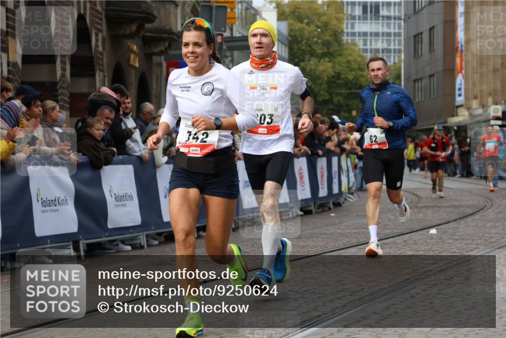 05.10.2025 - 20. swb-Marathon Bremen Strokosch-Dieckow http://msf.ph/oto/9250624 05.10.2025 12:48:35 Ziel 62, 603, 742 meine-sportfotos.de