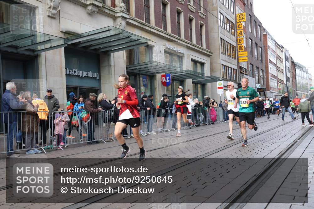 05.10.2025 - 20. swb-Marathon Bremen Strokosch-Dieckow http://msf.ph/oto/9250645 05.10.2025 10:54:02 Ziel 9367, 9392, 9402, 9407, 9574, 9633, 9900, 9935, 10032, 10097, 10178, 10234, 10296, 10402, 10533, 10768, 10810, 10915, 11040, 11045, 11089, 11203, 11271, 11449, 9367, 9392, 9402, 9407, 9574, 9633, 9900, 9935, 10032, 10097, 10178, 10234, 10296, 10402, 10533, 10768, 10810, 10915, 11040, 11045, 11089, 11203, 11271, 11449 meine-sportfotos.de