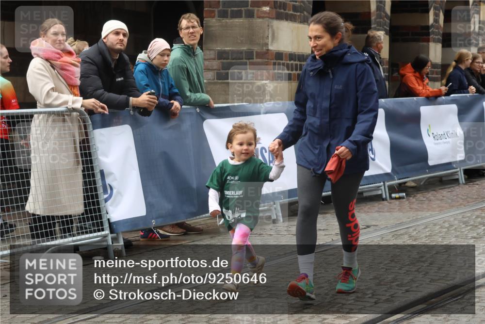 05.10.2025 - 20. swb-Marathon Bremen Strokosch-Dieckow http://msf.ph/oto/9250646 05.10.2025 15:28:32 Ziel  meine-sportfotos.de