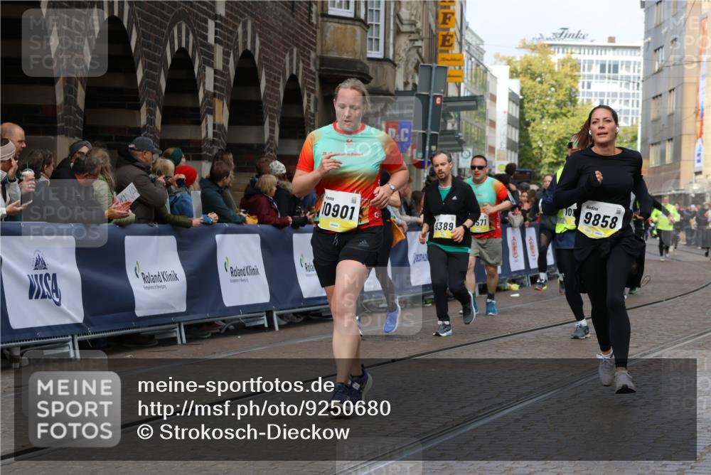 05.10.2025 - 20. swb-Marathon Bremen Strokosch-Dieckow http://msf.ph/oto/9250680 05.10.2025 11:00:43 Ziel 9272, 9327, 9389, 9827, 9858, 10182, 10518, 10571, 10690, 10872, 10901, 11034 meine-sportfotos.de