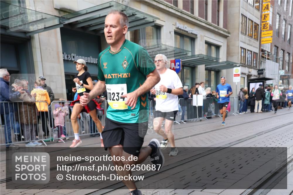 05.10.2025 - 20. swb-Marathon Bremen Strokosch-Dieckow http://msf.ph/oto/9250687 05.10.2025 10:54:04 Ziel 9367, 9392, 9402, 9407, 9574, 9633, 9900, 9935, 10032, 10097, 10178, 10234, 10296, 10402, 10533, 10768, 10810, 10915, 11040, 11045, 11089, 11203, 11271, 11449, 9367, 9392, 9402, 9407, 9574, 9633, 9900, 9935, 10032, 10097, 10178, 10234, 10296, 10402, 10533, 10768, 10810, 10915, 11040, 11045, 11089, 11203, 11271, 11449 meine-sportfotos.de