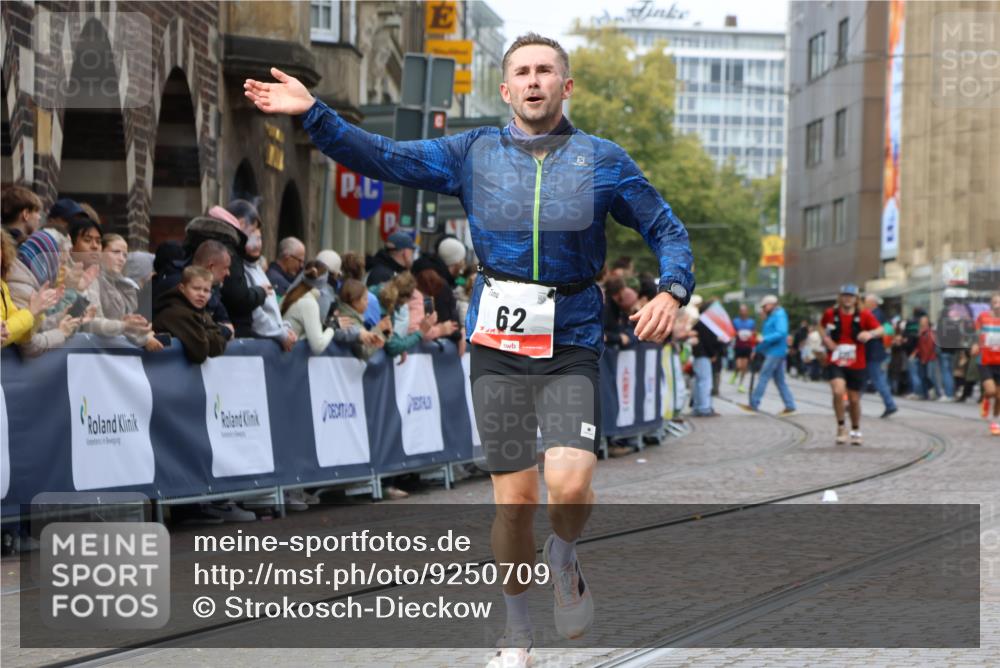 05.10.2025 - 20. swb-Marathon Bremen Strokosch-Dieckow http://msf.ph/oto/9250709 05.10.2025 12:48:37 Ziel 62, 603, 742, 871 meine-sportfotos.de