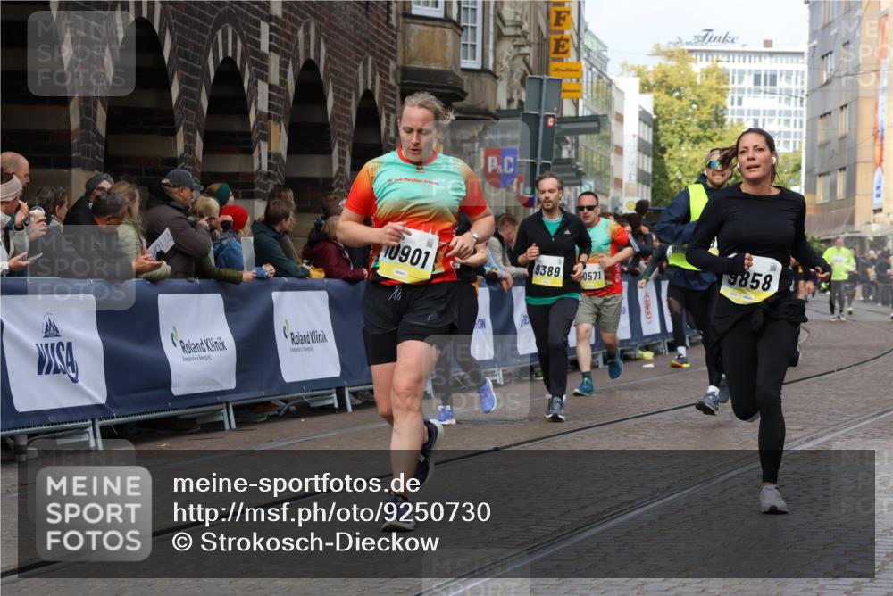 05.10.2025 - 20. swb-Marathon Bremen Strokosch-Dieckow http://msf.ph/oto/9250730 05.10.2025 11:00:43 Ziel 9272, 9327, 9389, 9827, 9858, 10182, 10518, 10571, 10690, 10872, 10901, 11034 meine-sportfotos.de