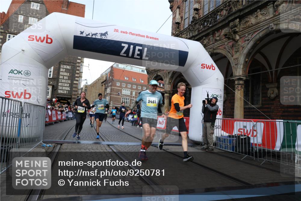 05.10.2025 - 20. swb-Marathon Bremen Yannick Fuchs http://msf.ph/oto/9250781 05.10.2025 10:53:41 Ziel 9238, 9461, 9464, 9569, 9957, 10310, 10369, 10468, 10642, 10655, 10934, 11246, 11545, 11716 meine-sportfotos.de