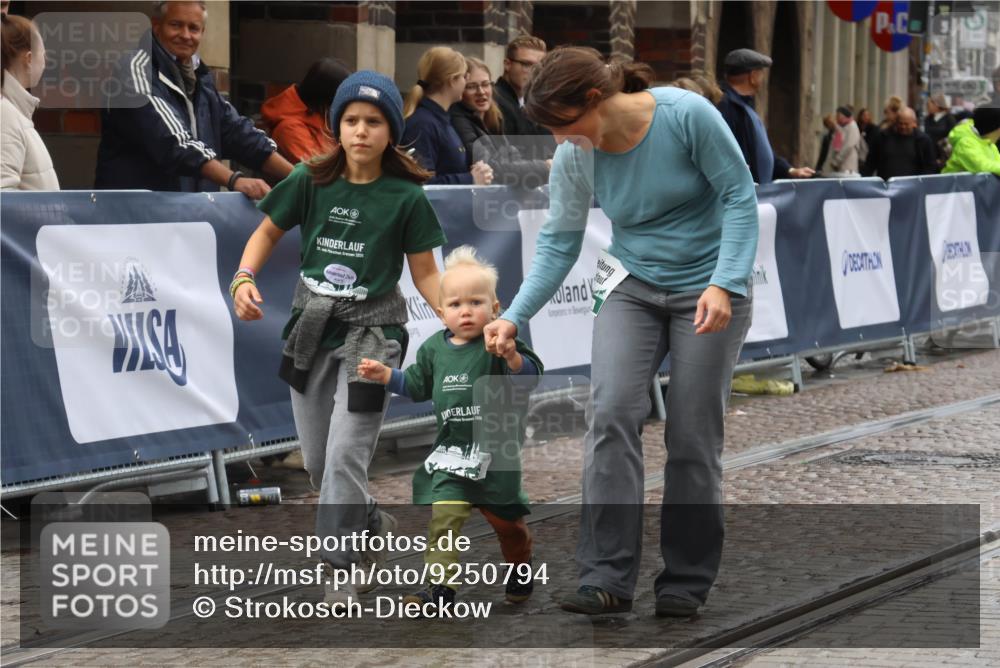 05.10.2025 - 20. swb-Marathon Bremen Strokosch-Dieckow http://msf.ph/oto/9250794 05.10.2025 15:28:37 Ziel  meine-sportfotos.de