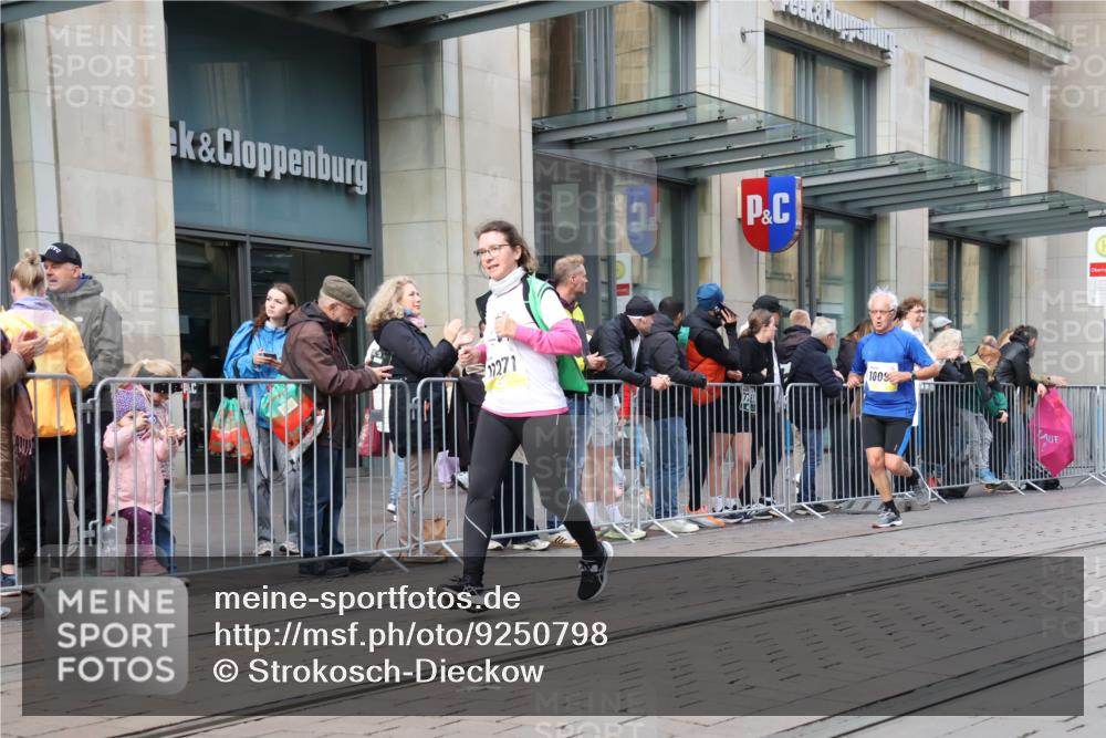 05.10.2025 - 20. swb-Marathon Bremen Strokosch-Dieckow http://msf.ph/oto/9250798 05.10.2025 10:54:08 Ziel 9367, 9392, 9407, 9574, 9633, 10032, 10097, 10174, 10178, 10234, 10296, 10402, 10768, 10810, 10915, 11040, 11045, 11089, 11271, 11321, 11694, 9367, 9392, 9407, 9574, 9633, 10032, 10097, 10174, 10178, 10234, 10296, 10402, 10768, 10810, 10915, 11040, 11045, 11089, 11271, 11321, 11694 meine-sportfotos.de