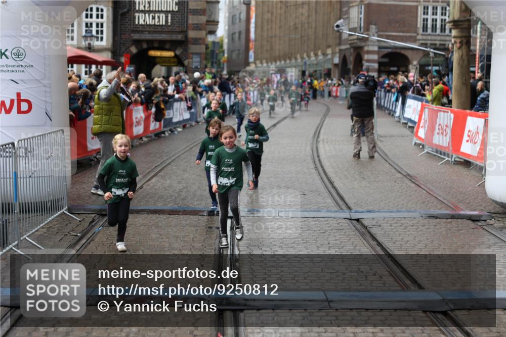 05.10.2025 - 20. swb-Marathon Bremen Yannick Fuchs http://msf.ph/oto/9250812 05.10.2025 15:21:39 Ziel  meine-sportfotos.de