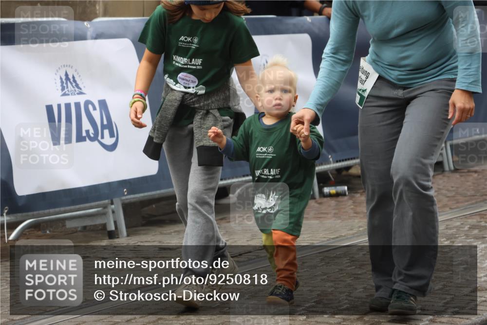 05.10.2025 - 20. swb-Marathon Bremen Strokosch-Dieckow http://msf.ph/oto/9250818 05.10.2025 15:28:39 Ziel  meine-sportfotos.de