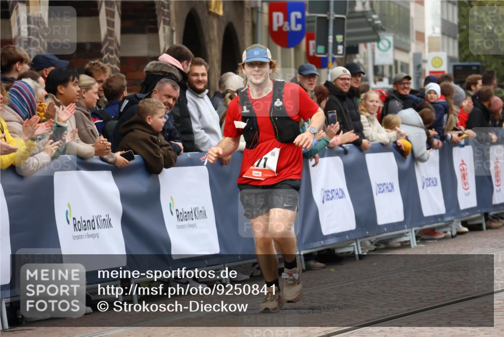 05.10.2025 - 20. swb-Marathon Bremen Strokosch-Dieckow http://msf.ph/oto/9250841 05.10.2025 12:48:44 Ziel 871, 2133, 3552 meine-sportfotos.de