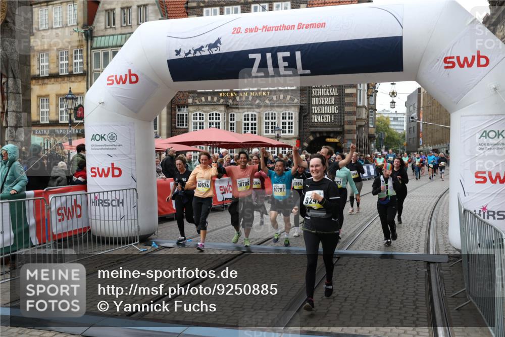 05.10.2025 - 20. swb-Marathon Bremen Yannick Fuchs http://msf.ph/oto/9250885 05.10.2025 11:13:50 Ziel 9242, 9899, 10040, 10364, 10433, 10574, 10705, 10707, 10957, 11060, 11068, 11264, 11385 meine-sportfotos.de
