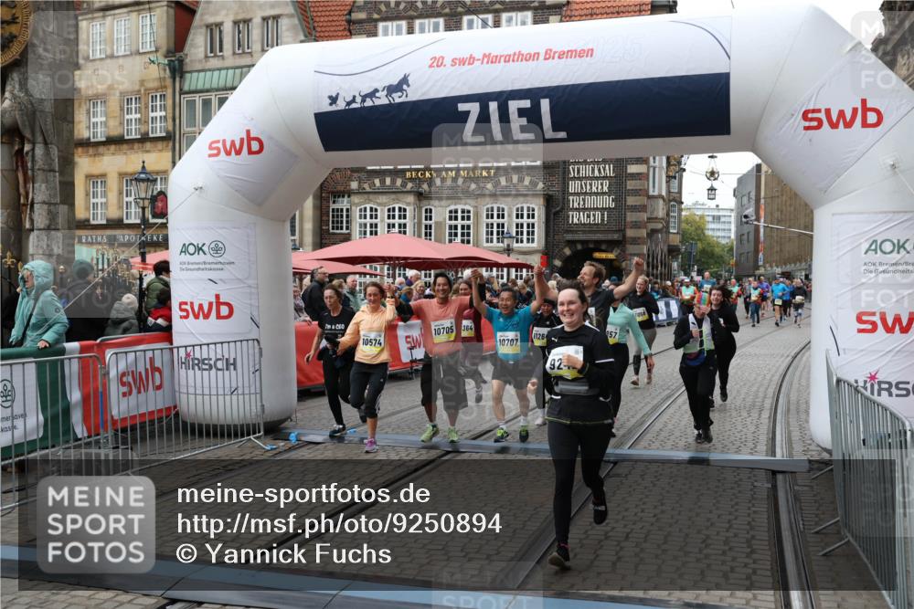 05.10.2025 - 20. swb-Marathon Bremen Yannick Fuchs http://msf.ph/oto/9250894 05.10.2025 11:13:50 Ziel 9242, 9899, 10040, 10364, 10433, 10574, 10705, 10707, 10957, 11060, 11068, 11264, 11385 meine-sportfotos.de