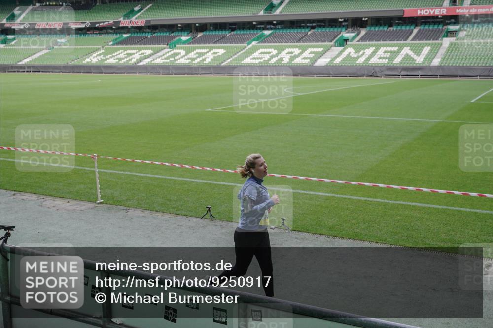 05.10.2025 - 20. swb-Marathon Bremen Michael Burmester http://msf.ph/oto/9250917 05.10.2025 10:40:39 Laufen im Stadion 7706, 7799, 8111, 9001, 9205, 9241, 9245, 9275, 9308, 9321, 9334, 9353, 9387, 9423, 9438, 9440, 9446, 9466, 9483, 9491, 9537, 9552, 9554, 9571, 9605, 9615, 9617, 9619, 9623, 9690, 9702, 9712, 9721, 9804, 9853, 9866, 9877, 9892, 9931, 9942, 9976, 10001, 10037, 10058, 10081, 10100, 10101, 10135, 10160, 10168, 10193, 10243, 10286, 10343, 10383, 10419, 10532, 10542, 10563, 10580, 10674, 10699, 10737, 11090, 11270, 7779, 9220, 9286, 9419, 9661, 9662, 11044 meine-sportfotos.de
