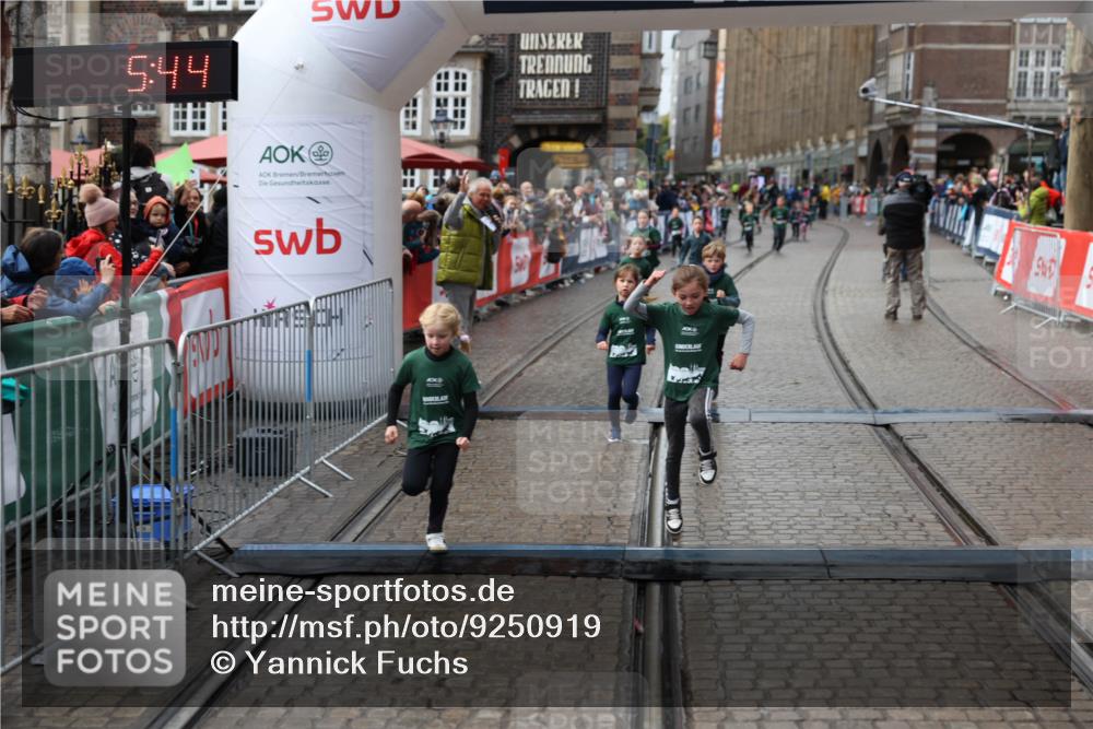 05.10.2025 - 20. swb-Marathon Bremen Yannick Fuchs http://msf.ph/oto/9250919 05.10.2025 15:21:40 Ziel  meine-sportfotos.de