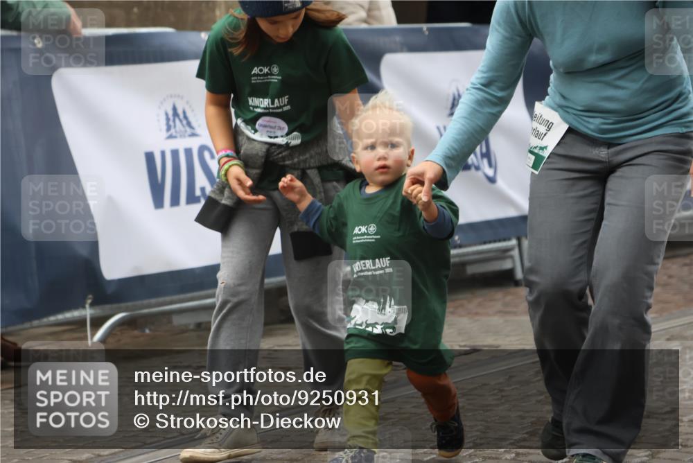 05.10.2025 - 20. swb-Marathon Bremen Strokosch-Dieckow http://msf.ph/oto/9250931 05.10.2025 15:28:39 Ziel  meine-sportfotos.de
