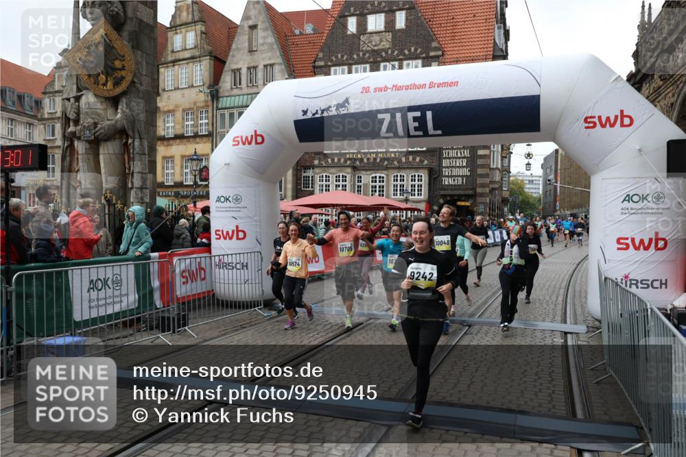 05.10.2025 - 20. swb-Marathon Bremen Yannick Fuchs http://msf.ph/oto/9250945 05.10.2025 11:13:50 Ziel 9242, 9899, 10040, 10364, 10433, 10574, 10705, 10707, 10957, 11060, 11068, 11264, 11385 meine-sportfotos.de