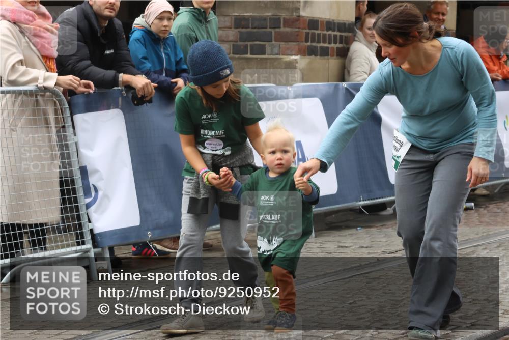 05.10.2025 - 20. swb-Marathon Bremen Strokosch-Dieckow http://msf.ph/oto/9250952 05.10.2025 15:28:40 Ziel  meine-sportfotos.de