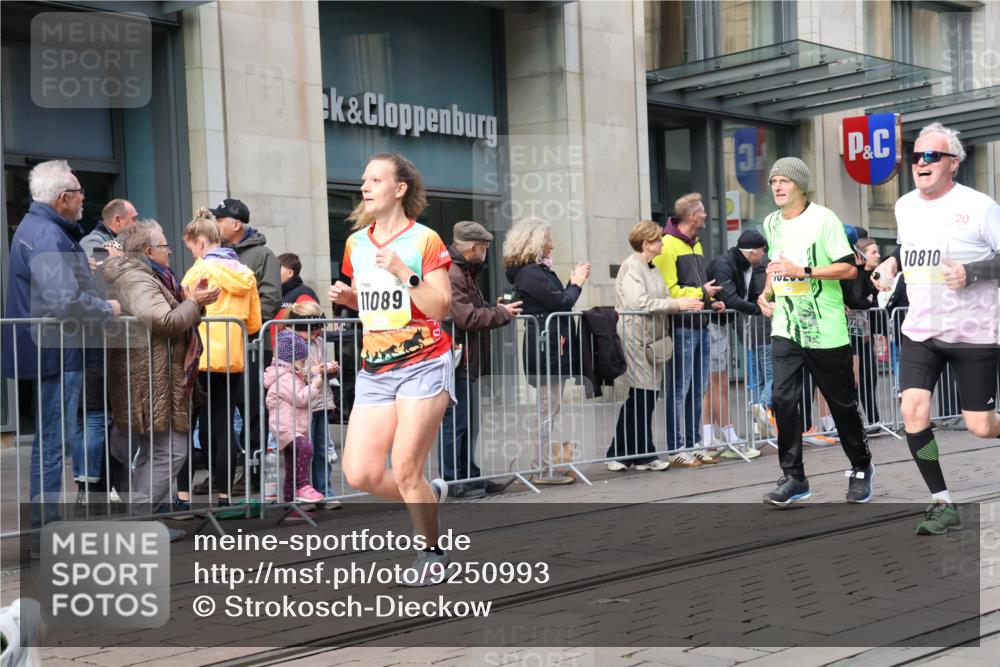 05.10.2025 - 20. swb-Marathon Bremen Strokosch-Dieckow http://msf.ph/oto/9250993 05.10.2025 10:54:14 Ziel 9282, 9295, 9367, 9392, 9407, 9591, 9633, 9754, 10007, 10032, 10097, 10174, 10178, 10296, 10768, 10810, 11040, 11045, 11089, 11271, 11321, 11694, 9282, 9295, 9367, 9392, 9407, 9591, 9633, 9754, 10007, 10032, 10097, 10174, 10178, 10296, 10768, 10810, 11040, 11045, 11089, 11271, 11321, 11694 meine-sportfotos.de