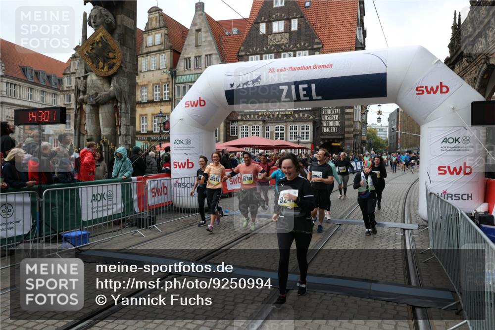 05.10.2025 - 20. swb-Marathon Bremen Yannick Fuchs http://msf.ph/oto/9250994 05.10.2025 11:13:51 Ziel 9242, 9899, 10040, 10364, 10433, 10574, 10705, 10707, 10957, 11060, 11068, 11264, 11385 meine-sportfotos.de