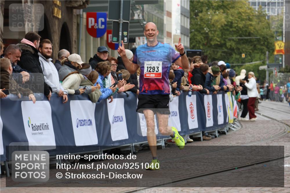 05.10.2025 - 20. swb-Marathon Bremen Strokosch-Dieckow http://msf.ph/oto/9251040 05.10.2025 12:48:55 Ziel 1293 meine-sportfotos.de