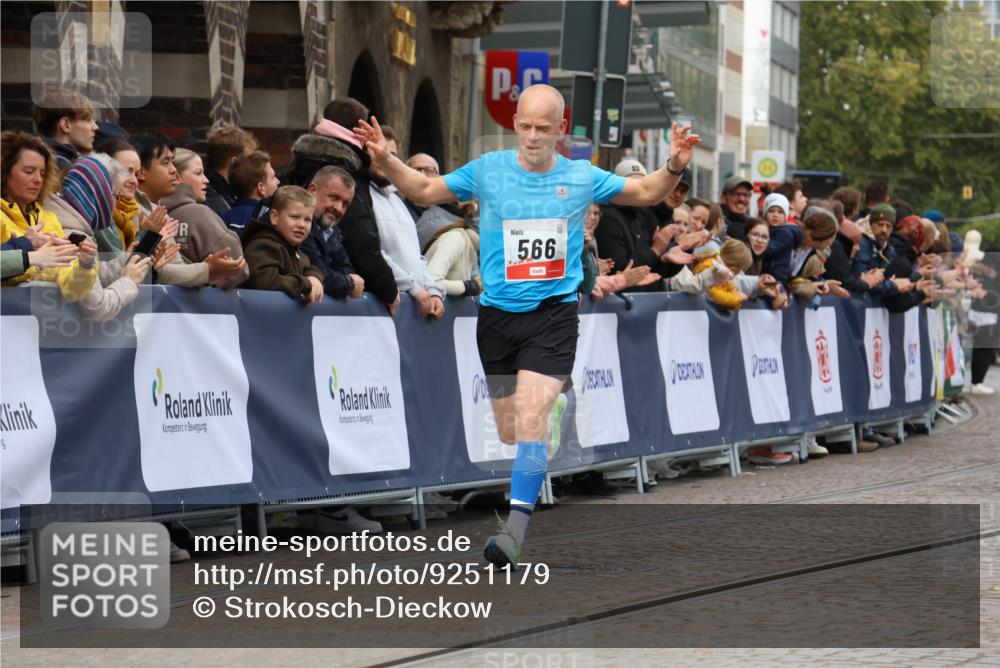 05.10.2025 - 20. swb-Marathon Bremen Strokosch-Dieckow http://msf.ph/oto/9251179 05.10.2025 12:49:11 Ziel 566 meine-sportfotos.de