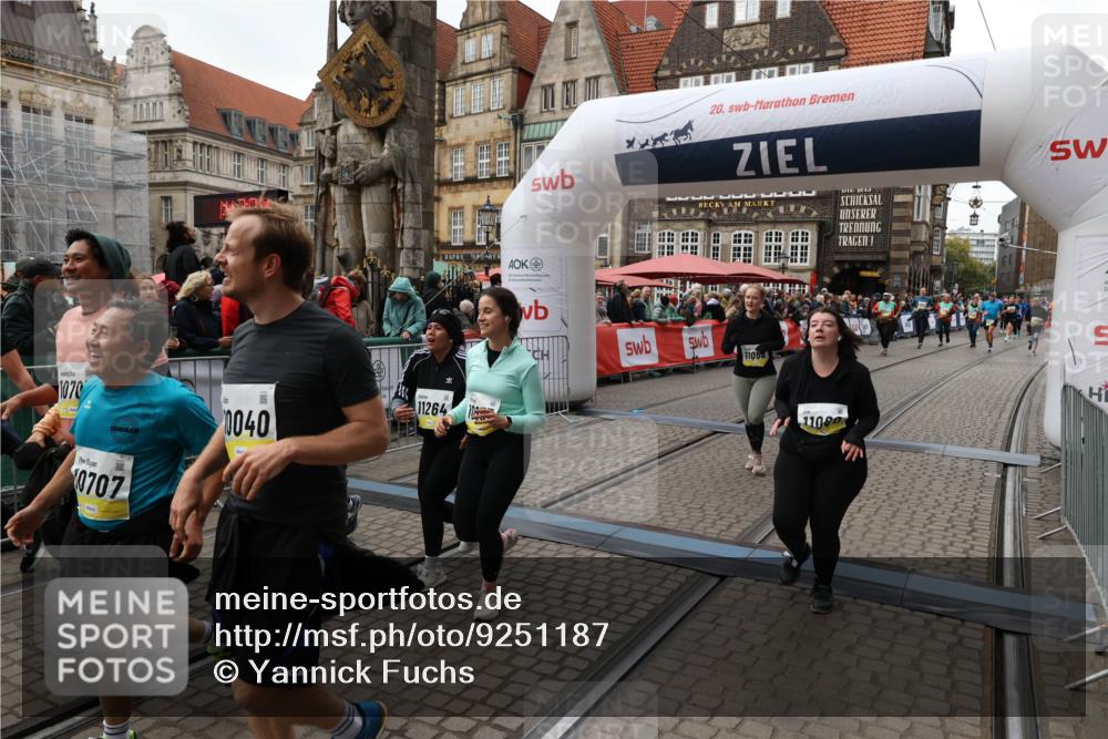 05.10.2025 - 20. swb-Marathon Bremen Yannick Fuchs http://msf.ph/oto/9251187 05.10.2025 11:13:53 Ziel 9242, 9899, 10040, 10364, 10574, 10705, 10707, 10957, 11060, 11068, 11264, 11385 meine-sportfotos.de