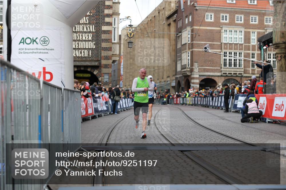 05.10.2025 - 20. swb-Marathon Bremen Yannick Fuchs http://msf.ph/oto/9251197 05.10.2025 10:44:51 Ziel 9878, 10092, 10306, 10554, 11666, 11714 meine-sportfotos.de