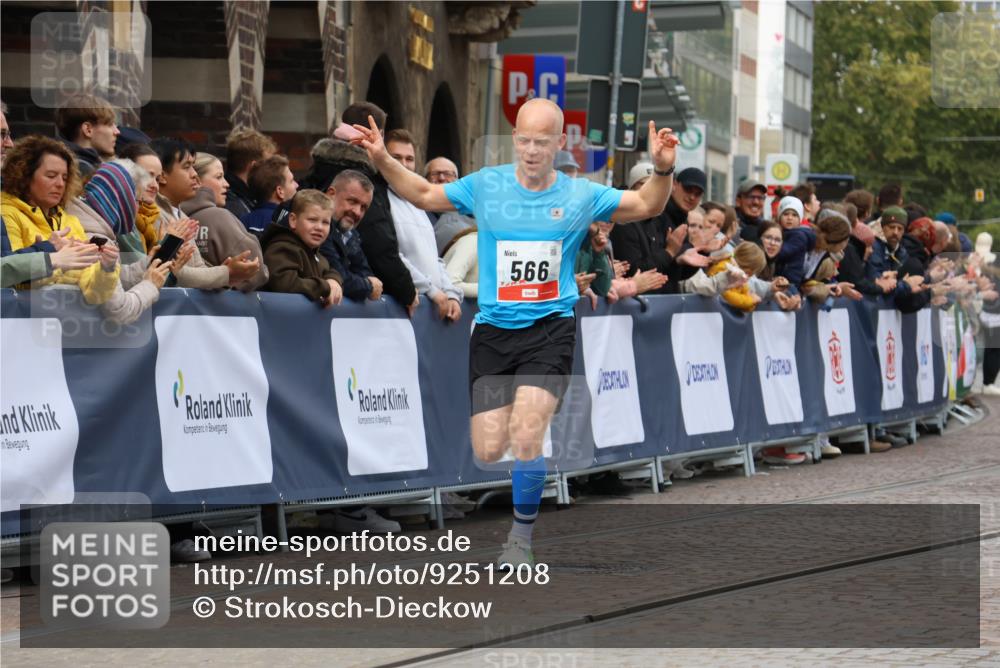 05.10.2025 - 20. swb-Marathon Bremen Strokosch-Dieckow http://msf.ph/oto/9251208 05.10.2025 12:49:11 Ziel 566 meine-sportfotos.de