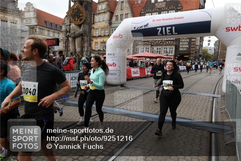 05.10.2025 - 20. swb-Marathon Bremen Yannick Fuchs http://msf.ph/oto/9251216 05.10.2025 11:13:53 Ziel 9242, 9899, 10040, 10364, 10574, 10705, 10707, 10957, 11060, 11068, 11264, 11385 meine-sportfotos.de