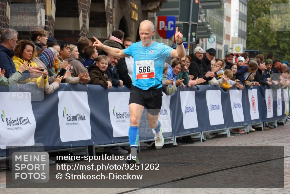 05.10.2025 - 20. swb-Marathon Bremen Strokosch-Dieckow http://msf.ph/oto/9251262 05.10.2025 12:49:11 Ziel 566 meine-sportfotos.de