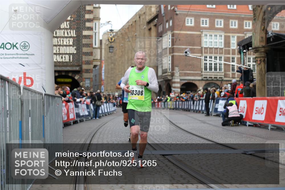 05.10.2025 - 20. swb-Marathon Bremen Yannick Fuchs http://msf.ph/oto/9251265 05.10.2025 10:44:52 Ziel 9878, 10092, 10306, 10554, 11714 meine-sportfotos.de