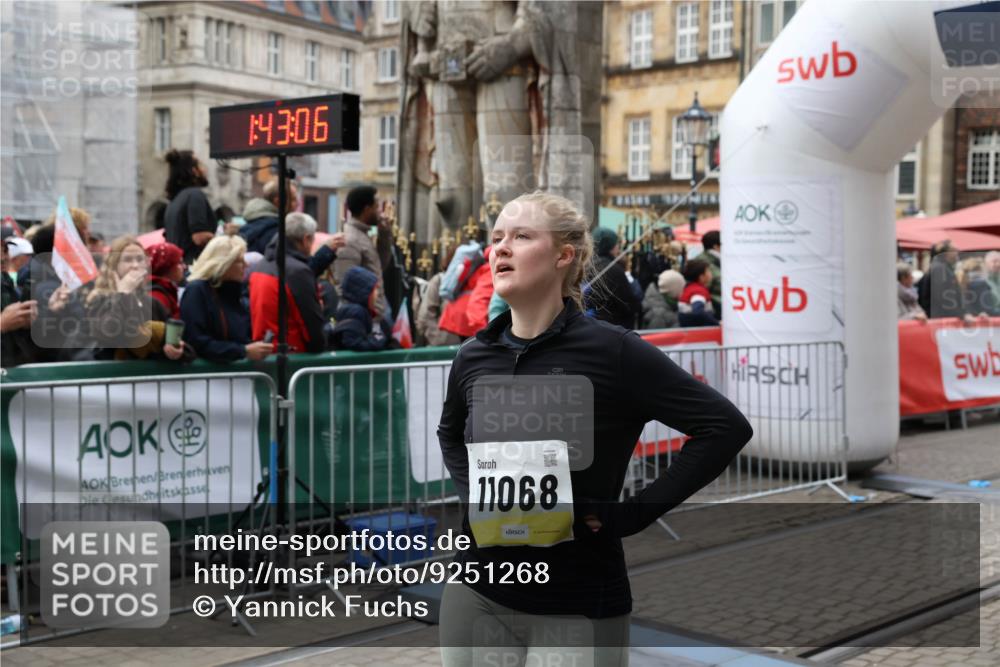 05.10.2025 - 20. swb-Marathon Bremen Yannick Fuchs http://msf.ph/oto/9251268 05.10.2025 11:13:55 Ziel 9242, 9899, 9946, 10040, 10364, 10574, 10671, 10705, 10707, 10842, 10957, 11060, 11068, 11264, 11385 meine-sportfotos.de