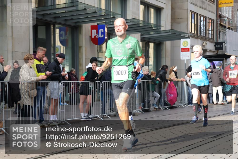 05.10.2025 - 20. swb-Marathon Bremen Strokosch-Dieckow http://msf.ph/oto/9251269 05.10.2025 10:54:25 Ziel 8326, 9282, 9295, 9367, 9427, 9436, 9560, 9570, 9591, 9754, 9776, 10007, 10024, 10174, 10178, 10231, 10232, 10233, 10296, 10487, 10609, 10768, 10770, 11045, 11089, 11163, 11276, 11321, 11373, 11470, 11694, 8326, 9282, 9295, 9367, 9427, 9436, 9560, 9570, 9591, 9754, 9776, 10007, 10024, 10174, 10178, 10231, 10232, 10233, 10296, 10487, 10609, 10768, 10770, 11045, 11089, 11163, 11276, 11321, 11373, 11470, 11694 meine-sportfotos.de