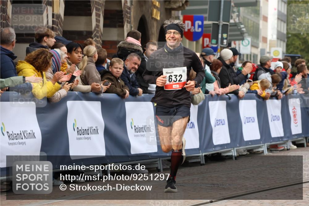05.10.2025 - 20. swb-Marathon Bremen Strokosch-Dieckow http://msf.ph/oto/9251297 05.10.2025 12:49:22 Ziel 632, 8321 meine-sportfotos.de