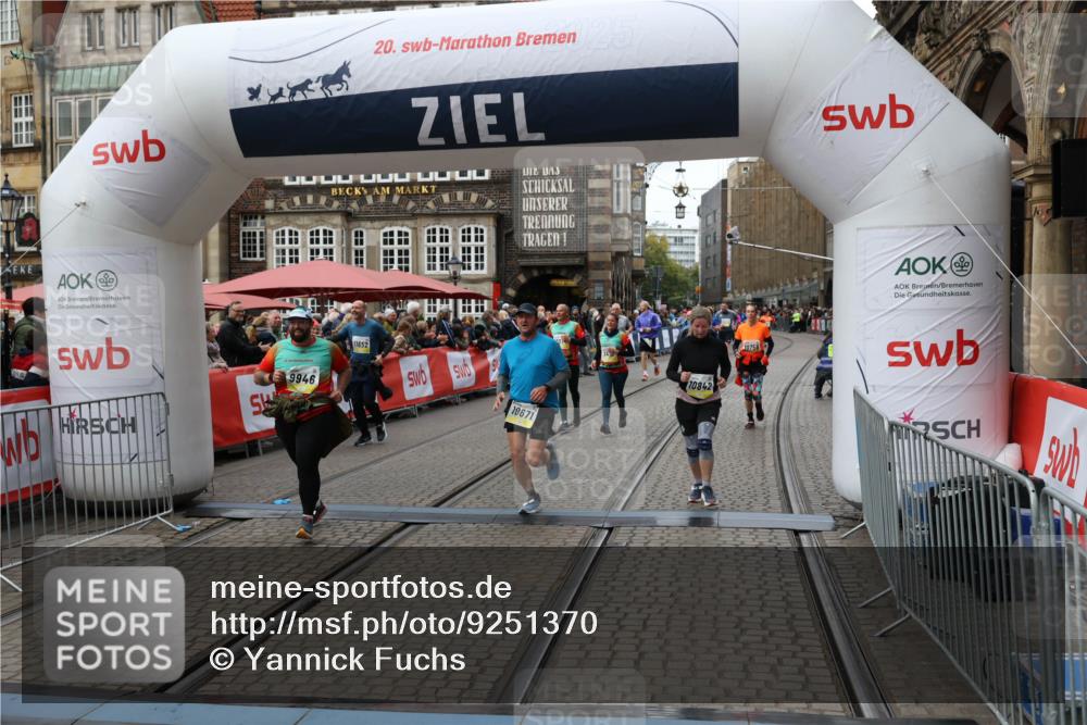 05.10.2025 - 20. swb-Marathon Bremen Yannick Fuchs http://msf.ph/oto/9251370 05.10.2025 11:13:58 Ziel 7014, 7410, 9946, 10671, 10756, 10842, 11060, 11068, 11652, 11653 meine-sportfotos.de