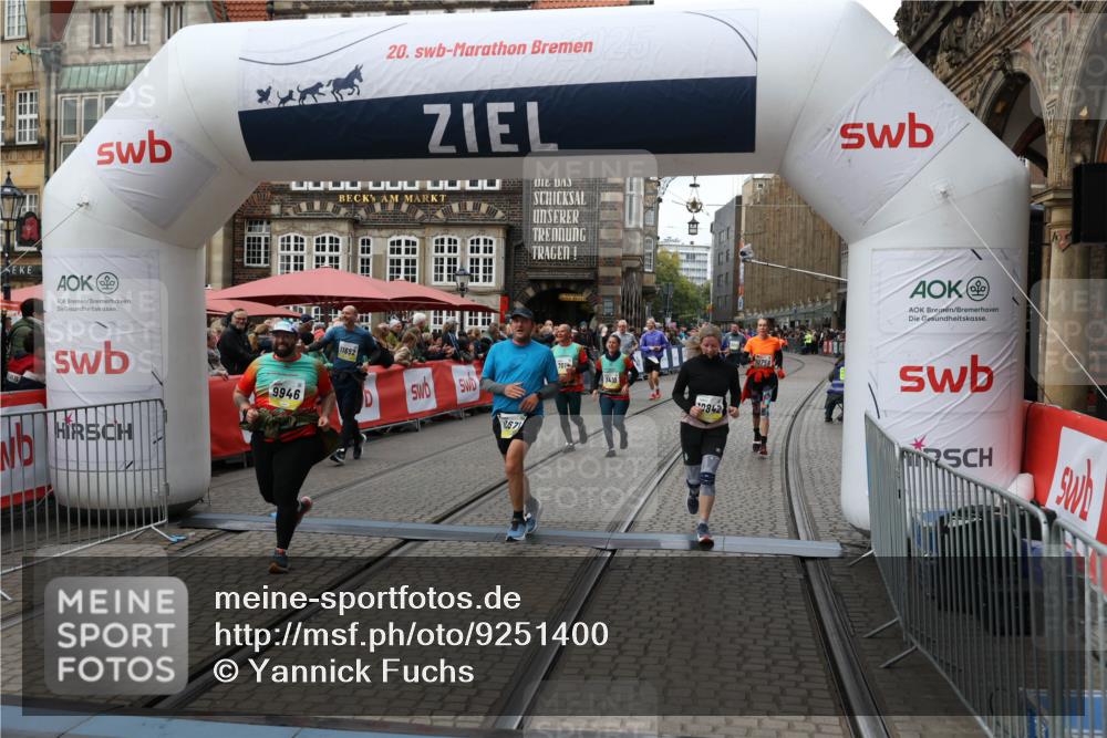 05.10.2025 - 20. swb-Marathon Bremen Yannick Fuchs http://msf.ph/oto/9251400 05.10.2025 11:13:58 Ziel 7014, 7410, 9946, 10671, 10756, 10842, 11060, 11068, 11652, 11653 meine-sportfotos.de
