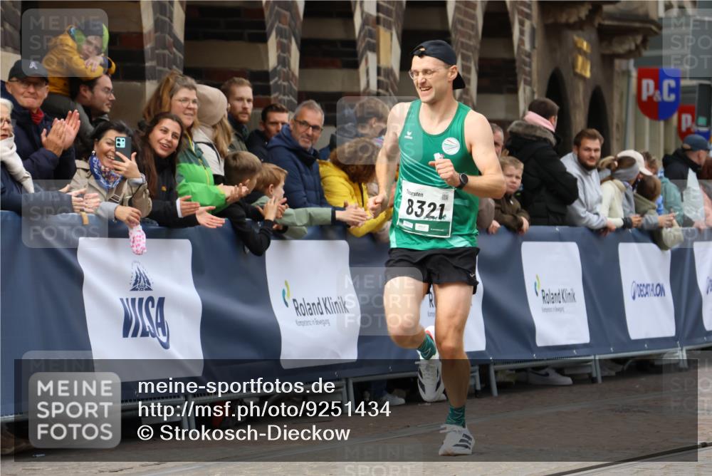 05.10.2025 - 20. swb-Marathon Bremen Strokosch-Dieckow http://msf.ph/oto/9251434 05.10.2025 12:49:27 Ziel 632, 8321 meine-sportfotos.de