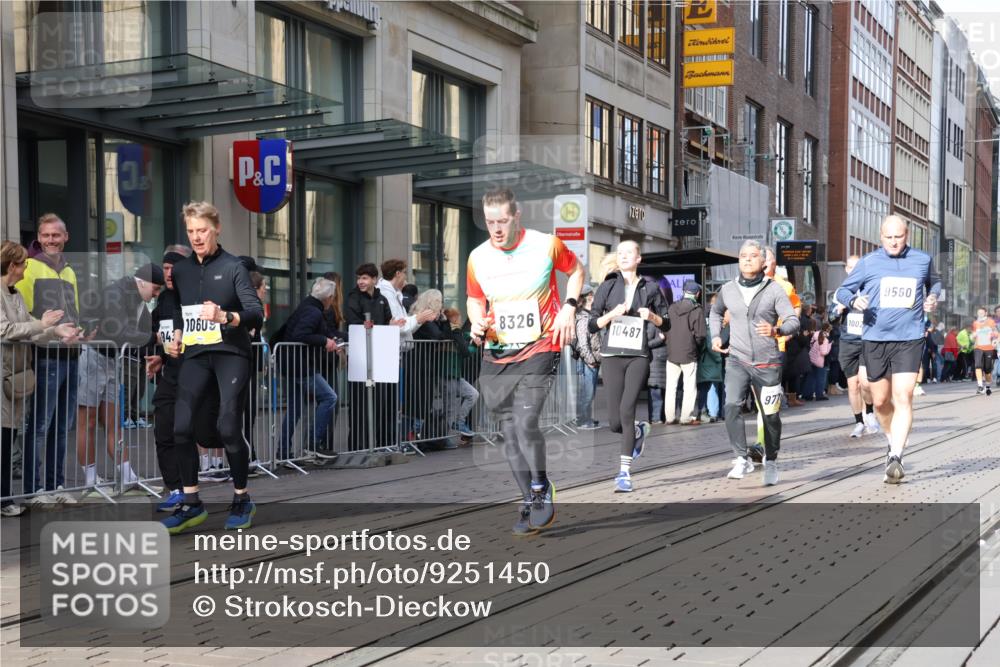 05.10.2025 - 20. swb-Marathon Bremen Strokosch-Dieckow http://msf.ph/oto/9251450 05.10.2025 10:54:31 Ziel 8326, 9282, 9295, 9427, 9436, 9475, 9560, 9570, 9591, 9754, 9776, 9791, 10007, 10024, 10174, 10231, 10232, 10233, 10487, 10609, 10770, 11163, 11276, 11320, 11321, 11373, 11470, 11507, 11523, 8326, 9282, 9295, 9427, 9436, 9475, 9560, 9570, 9591, 9754, 9776, 9791, 10007, 10024, 10174, 10231, 10232, 10233, 10487, 10609, 10770, 11163, 11276, 11320, 11321, 11373, 11470, 11507, 11523 meine-sportfotos.de