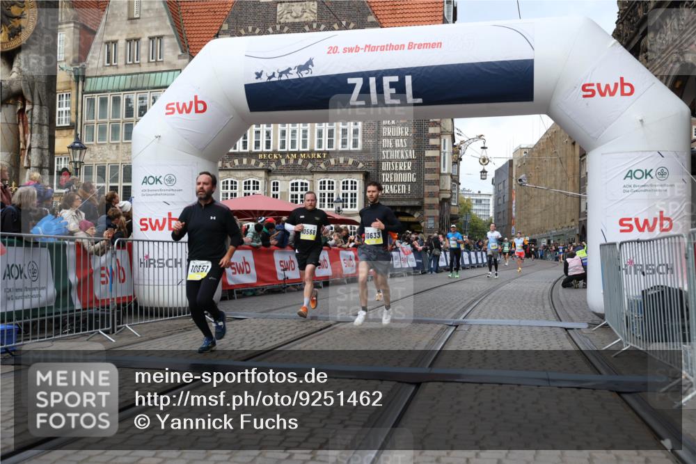 05.10.2025 - 20. swb-Marathon Bremen Yannick Fuchs http://msf.ph/oto/9251462 05.10.2025 10:45:04 Ziel 9590, 9678, 10568, 10633, 10851 meine-sportfotos.de